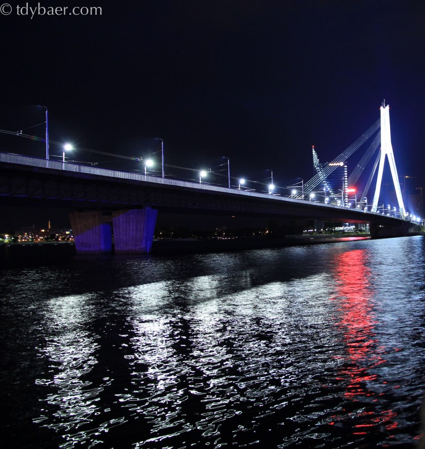Riga bei Nacht